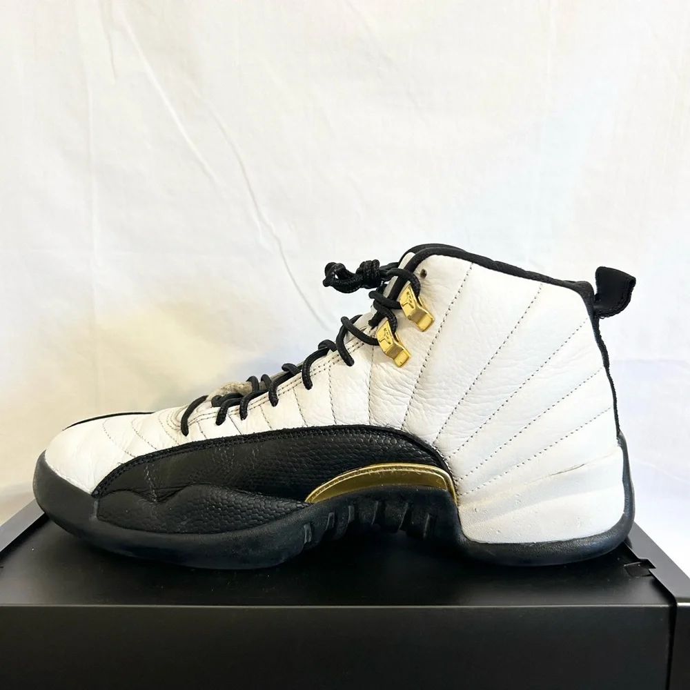 AUTHENTIC Jordan 12 Retro “Royalty” size 11.5 CT8013-170 2021 PRE-OWNED